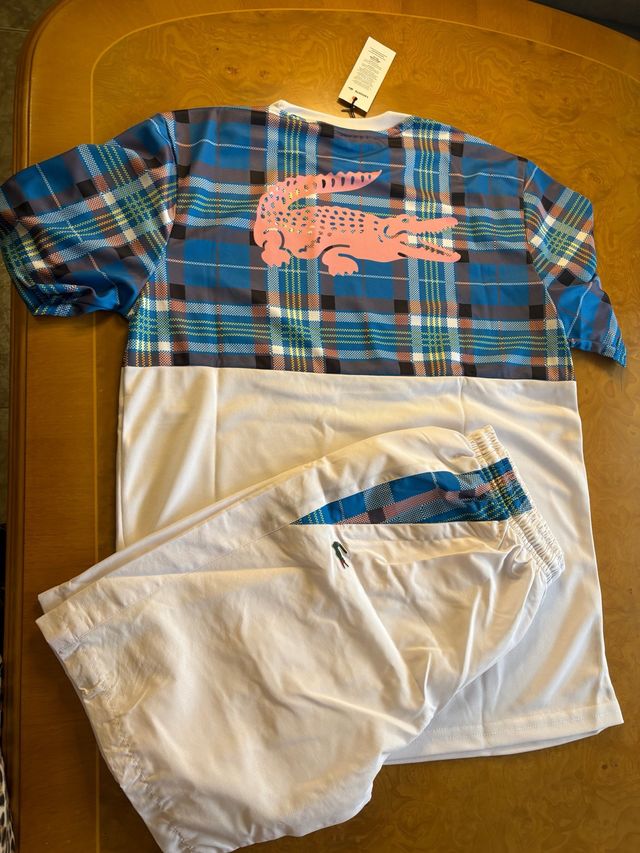 Conjunto Lacoste XL - Camiseta y Pantalones