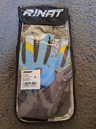 Guantes Rinat Turf Training