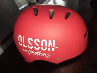 Casco Olsson & Brothers. Para niños de 5 a 8 años.