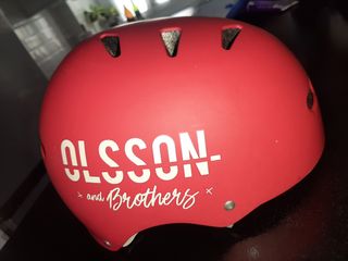 Casco Olsson & Brothers. Para niños de 5 a 8 años.