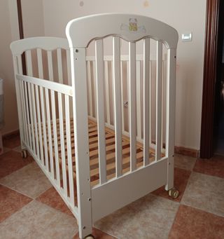 Cuna bebé + colchón
Cuna 90€
Colchón 30€