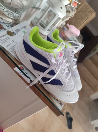 Zapatillas Adidas blancas y azules