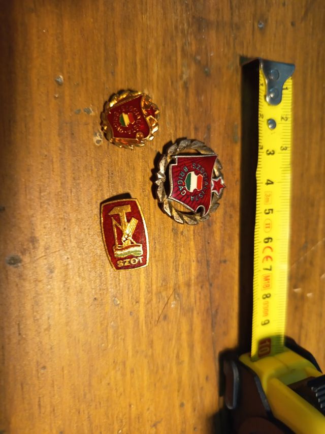 3 Pins época comunista Hungría