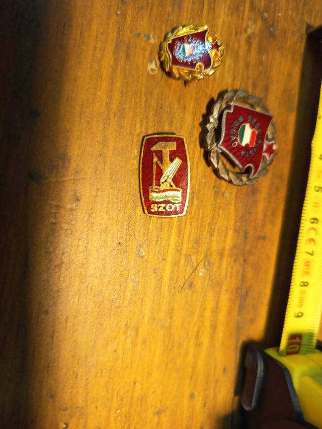 3 Pins época comunista Hungría