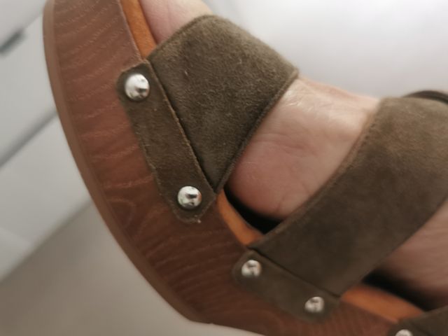 Sandalias plataforma ante marrón-verde