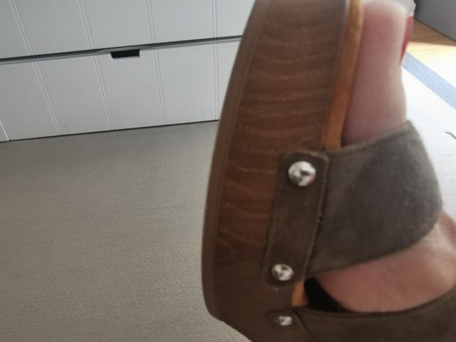 Sandalias plataforma ante marrón-verde