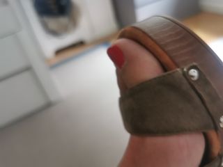 Sandalias plataforma ante marrón-verde