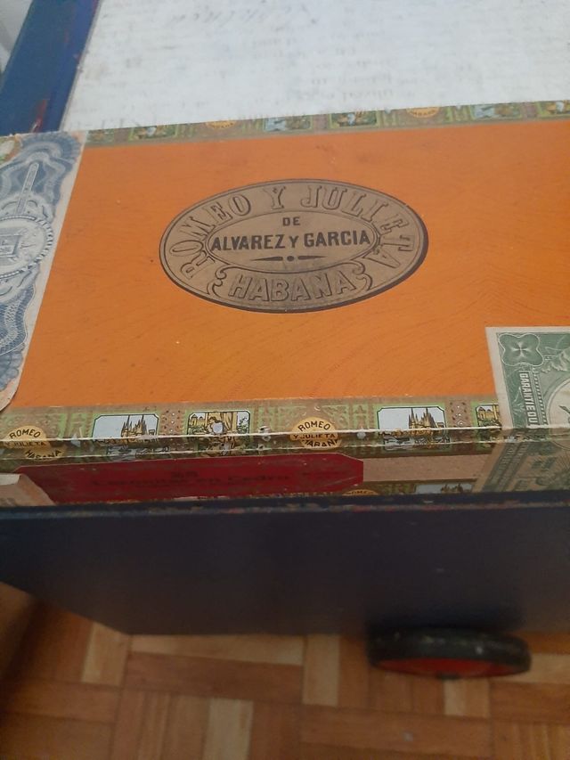 2 Cajas Vintage Romeo y Julieta