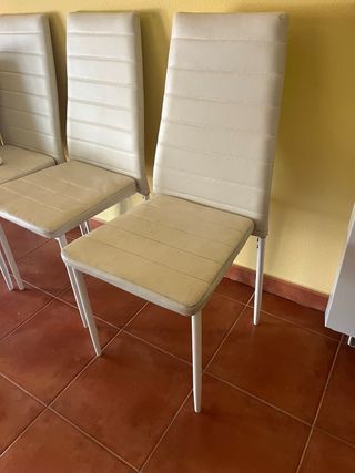 4 Sillas Comedor Blancas estan en sanxenxo