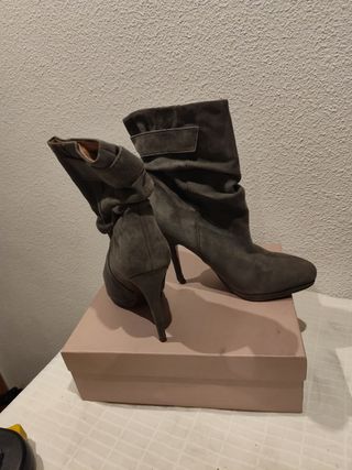 Botines UTERQUE grises - tacón