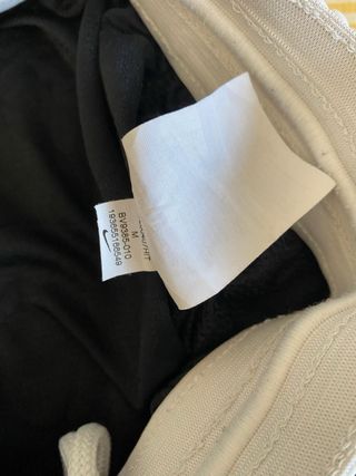 Shorts Nike Swoosh - Negro con Swoooh Rojo