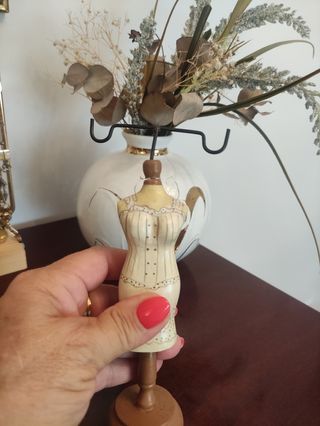 Expositor de joyas estilo vintage. Muy antiguo.