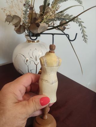 Expositor de joyas estilo vintage. Muy antiguo.