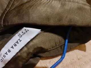 Vestido Zara satinado verde oliva