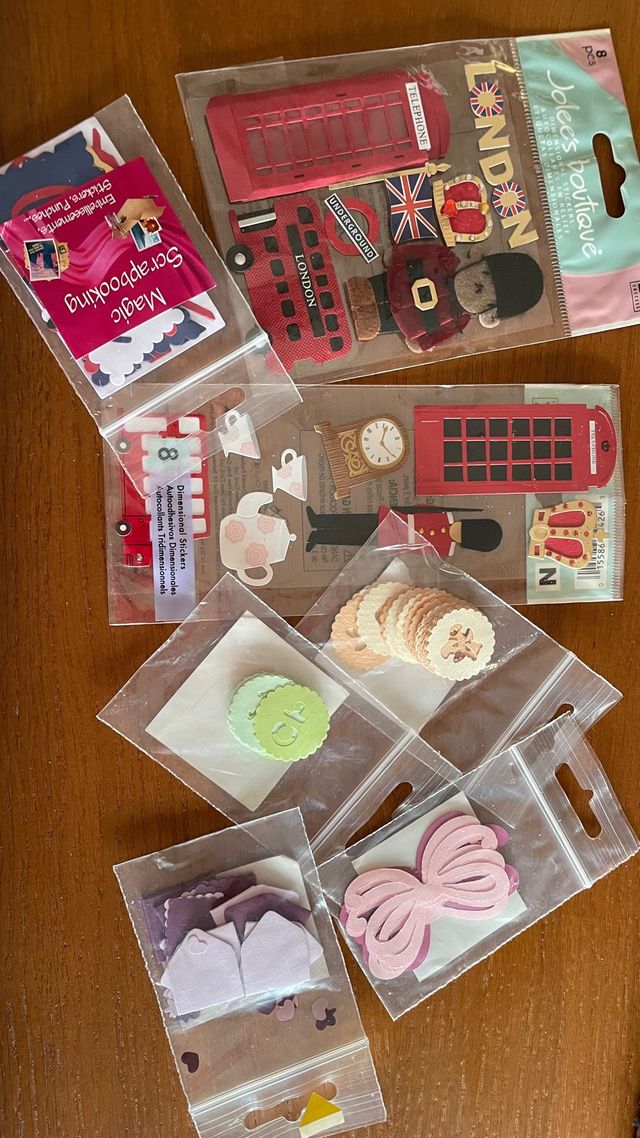 Pack Scrapbooking: Pegatinas y Papel