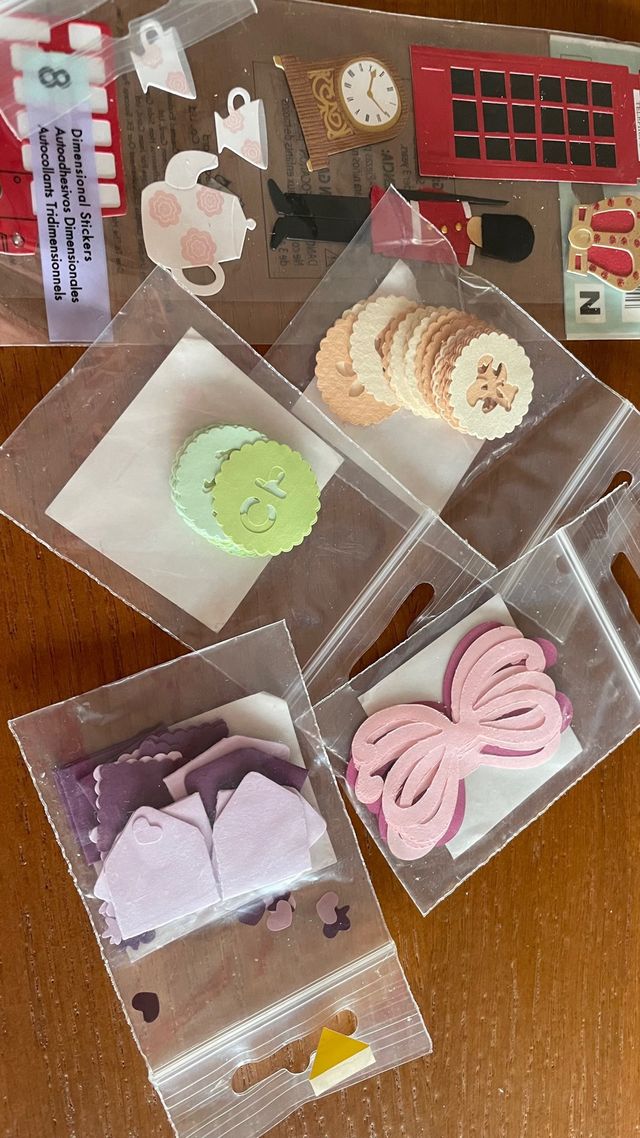 Pack Scrapbooking: Pegatinas y Papel