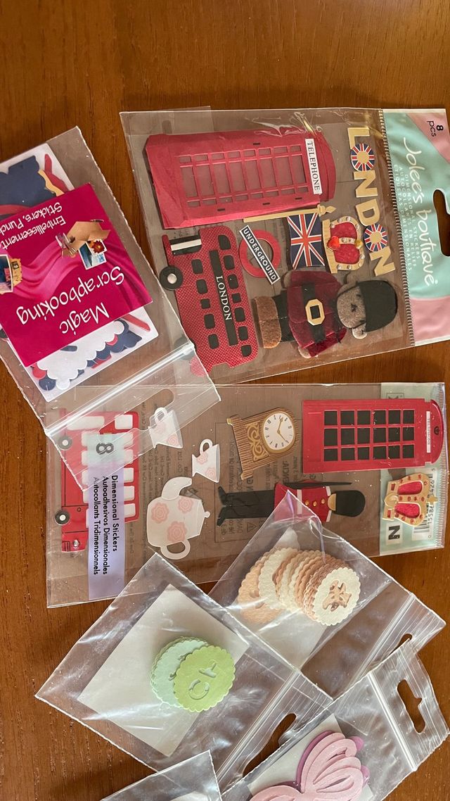 Pack Scrapbooking: Pegatinas y Papel
