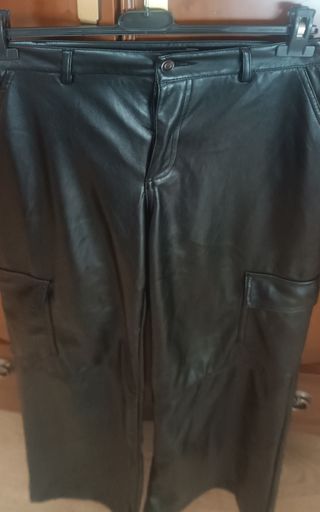 Pantalones polipiel negros