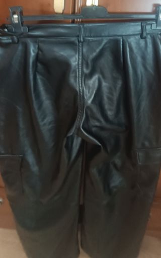 Pantalones polipiel negros
