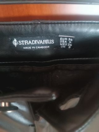 Pantalones polipiel negros