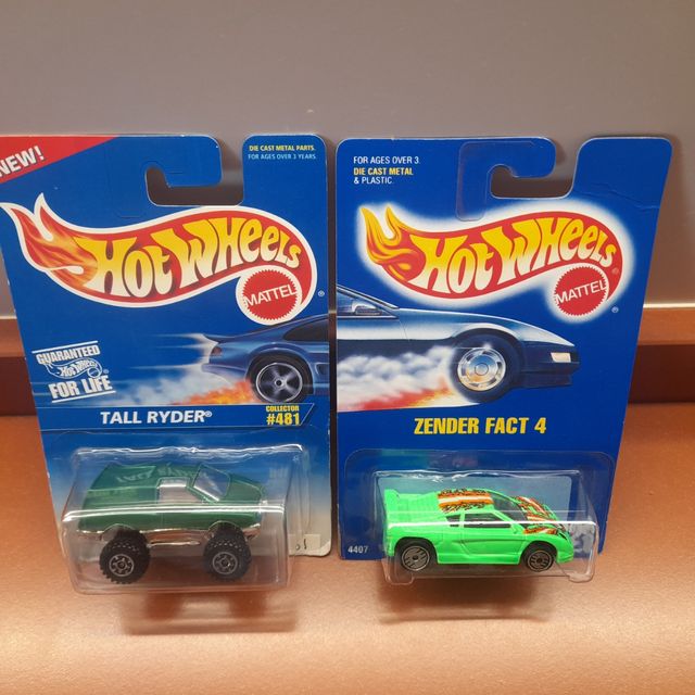 Hot Wheels Flashfire e Tall Ryder