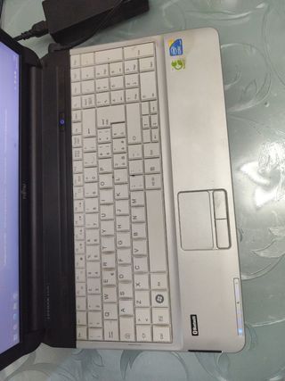 Notebook Fujitsu LifeBook A530 - 4GB RAM 15.6