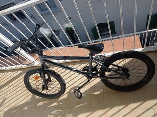 BMX negra para niños