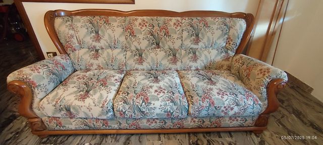 Divano 3 posti vintage legno + 2 poltrone 