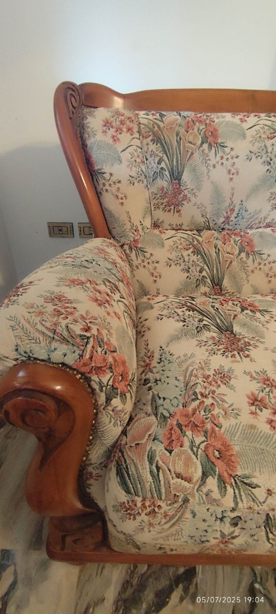 Divano 3 posti vintage legno + 2 poltrone 