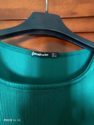 Top Stradivarius verde - Talla L