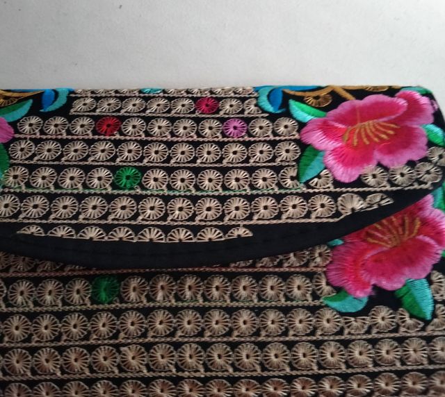 Pochette Ricamata Fiori - Borsa Nera