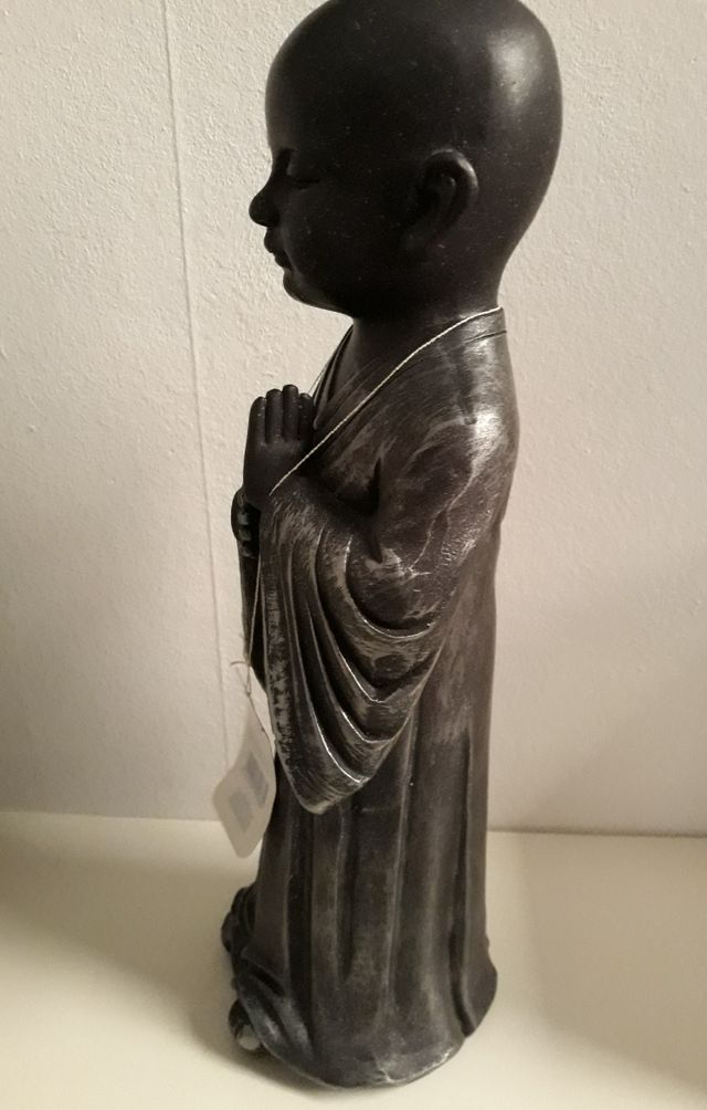 Figura Buda niño resina gris