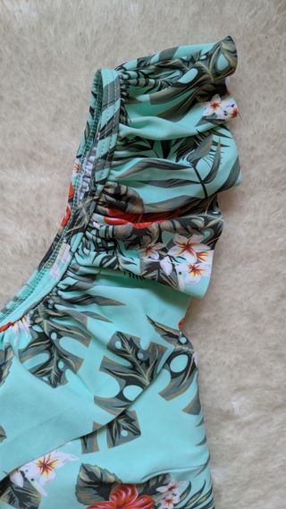 Bikini floral turquesa de un hombro - talla 42
