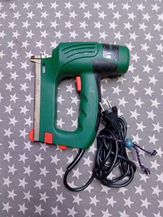 Grapadora eléctrica Parkside + 3cajas de recambios