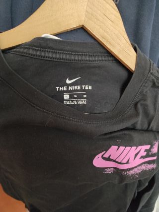 Camiseta Nike negra y rosa - Talla XL