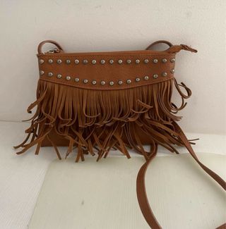 Bolso marrón Stradivarius flecos
