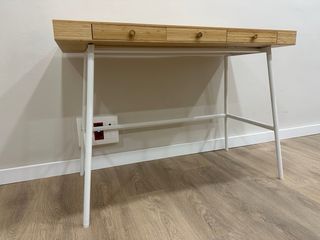 Escritorio bambú Ikea
