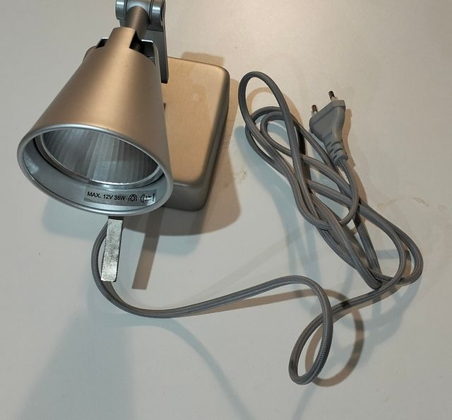 Foco de luz de Ikea color plata