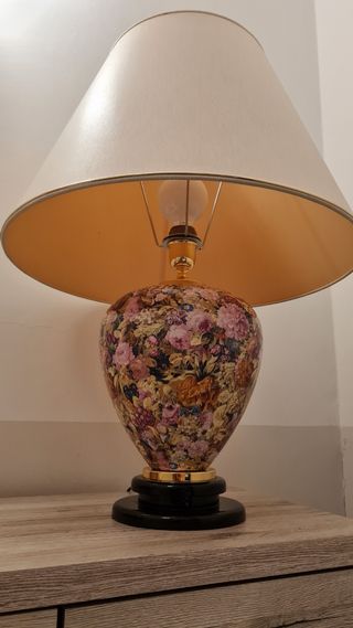 Lampada da tavolo vintage floreale