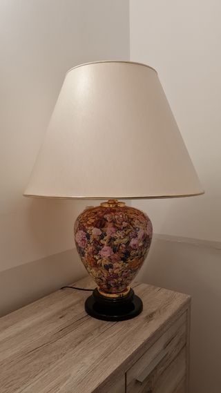 Lampada da tavolo vintage floreale