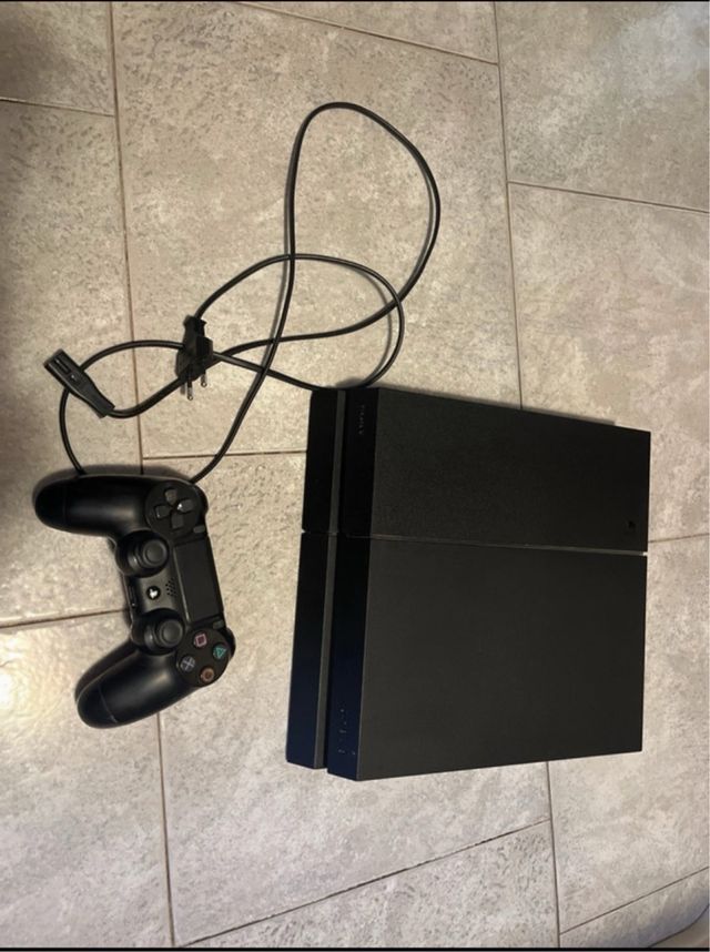 PS4 (PlayStation 4) + Joypad Nero