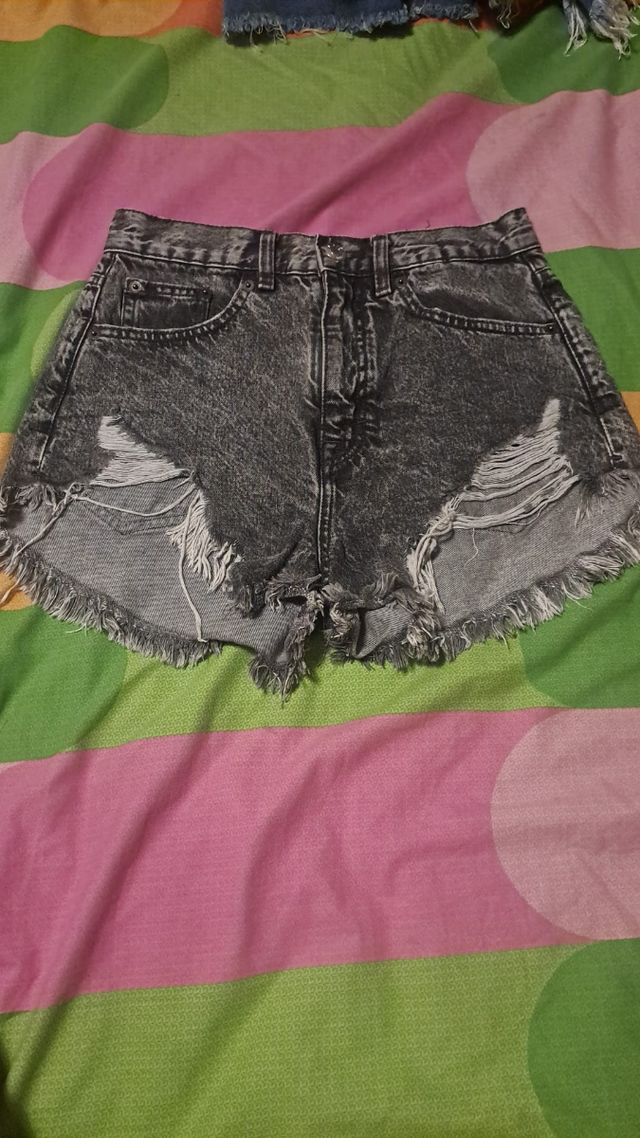 Shorts Pull&Bear grises rotos