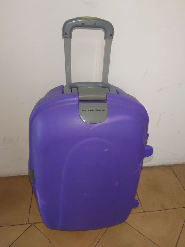 Maleta Benetton morada trolley