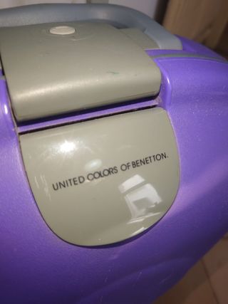 Maleta Benetton morada trolley