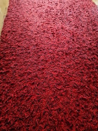 Alfombra roja de pelo largo