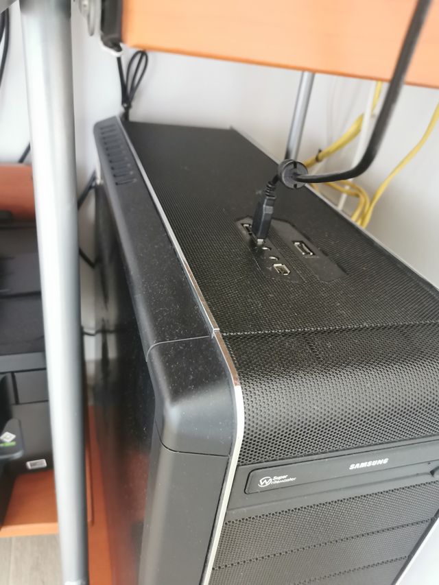 PC fisso - Quad Core 12GB RAM SSD 240GB