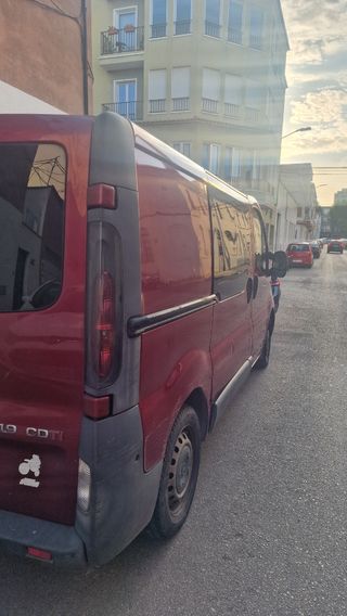 Opel Vivaro 2005