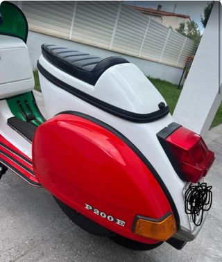 Vespa 200 E: Italiana, Impecable