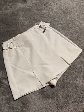 Pantalón Corto Estilo Falda Talla 38