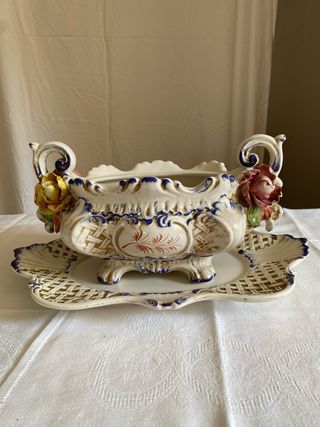 Centro mesa cerámico con plato estilo Capodimonte
